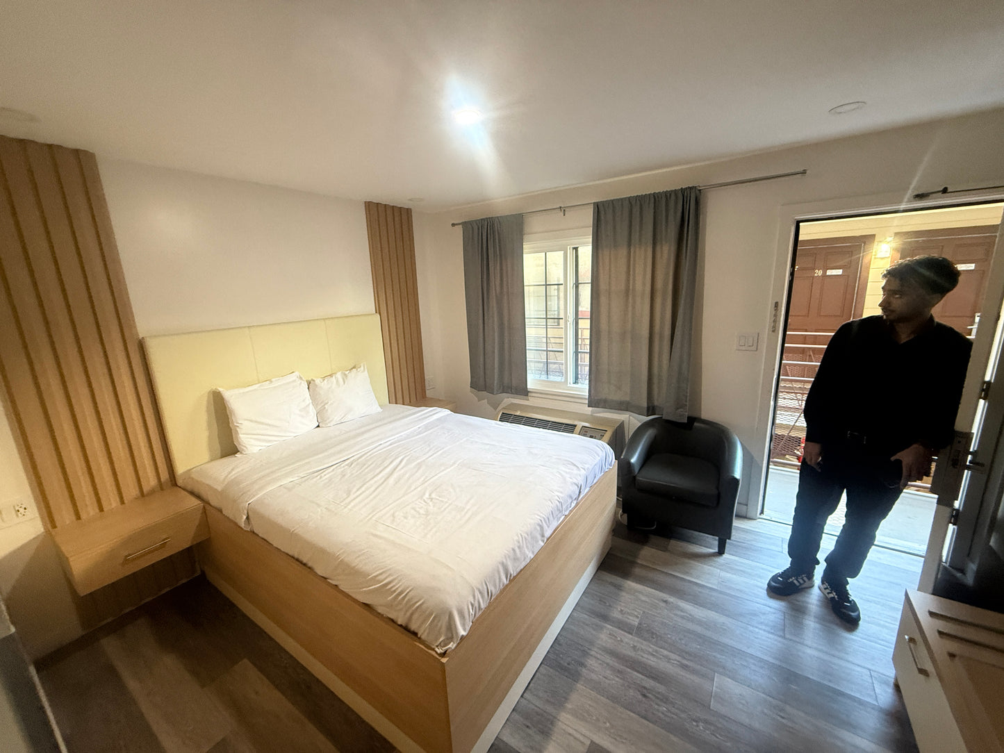 BASS VAULT WEEKENDER – QUADSTYLE - 4 Tix + Hotel (2 Queen Beds)